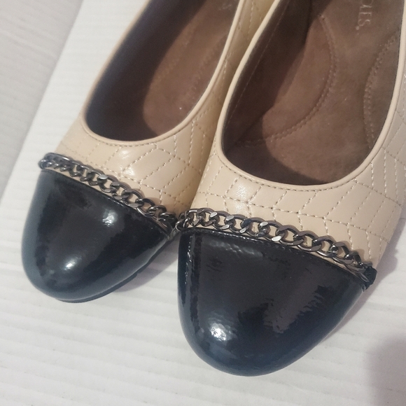 Aerosoles Outrite Ivory and Black Women's Quilted  Ballet Flats Sz 10M Casual - Picture 3 of 11